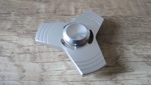 Fidget-spinner-kovový-luxusní-Aliexpress-300x169